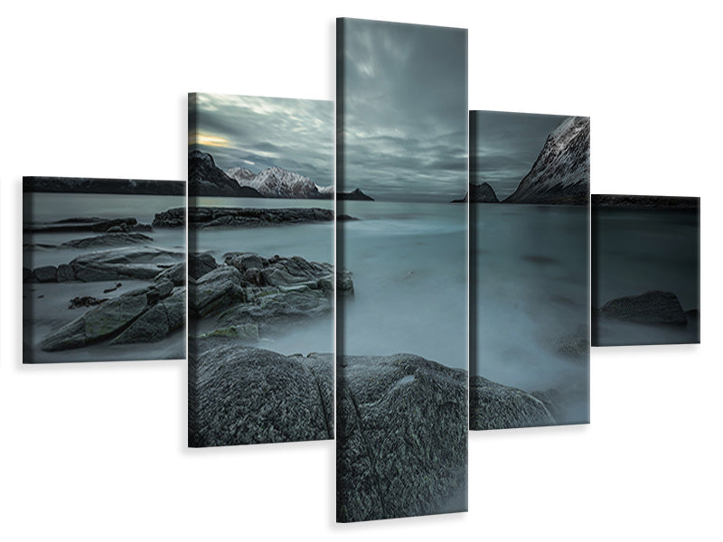 5-piece-canvas-print-a-look-from-the-past-or-from-the-future